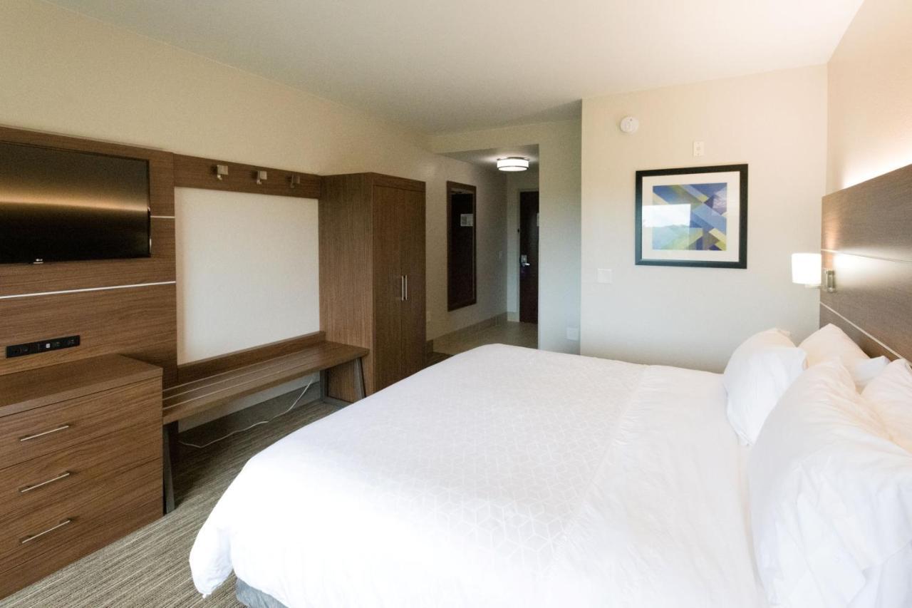 Holiday Inn Express & Suites Lexington North West-The Vineyard By Ihg Экстерьер фото