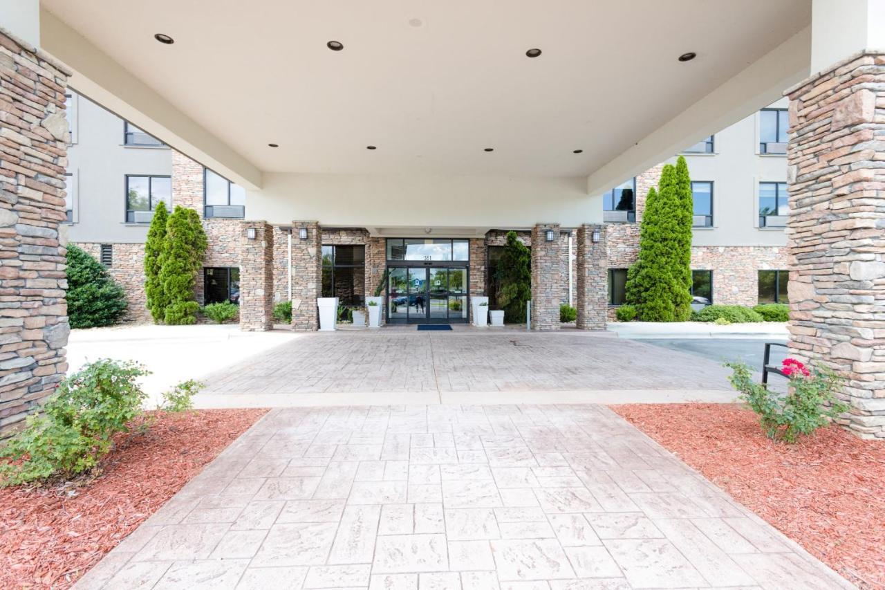 Holiday Inn Express & Suites Lexington North West-The Vineyard By Ihg Экстерьер фото
