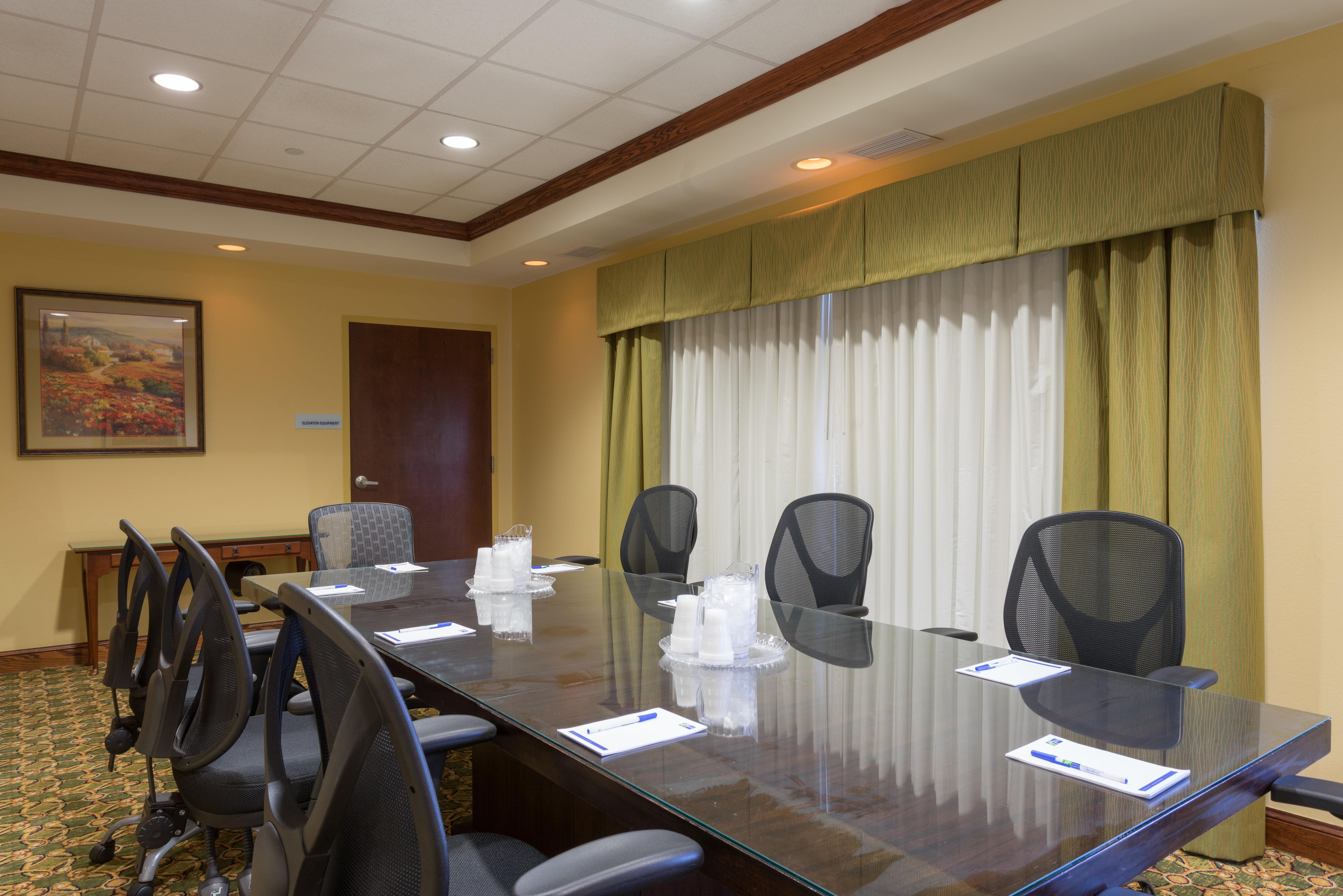 Holiday Inn Express & Suites Lexington North West-The Vineyard By Ihg Экстерьер фото