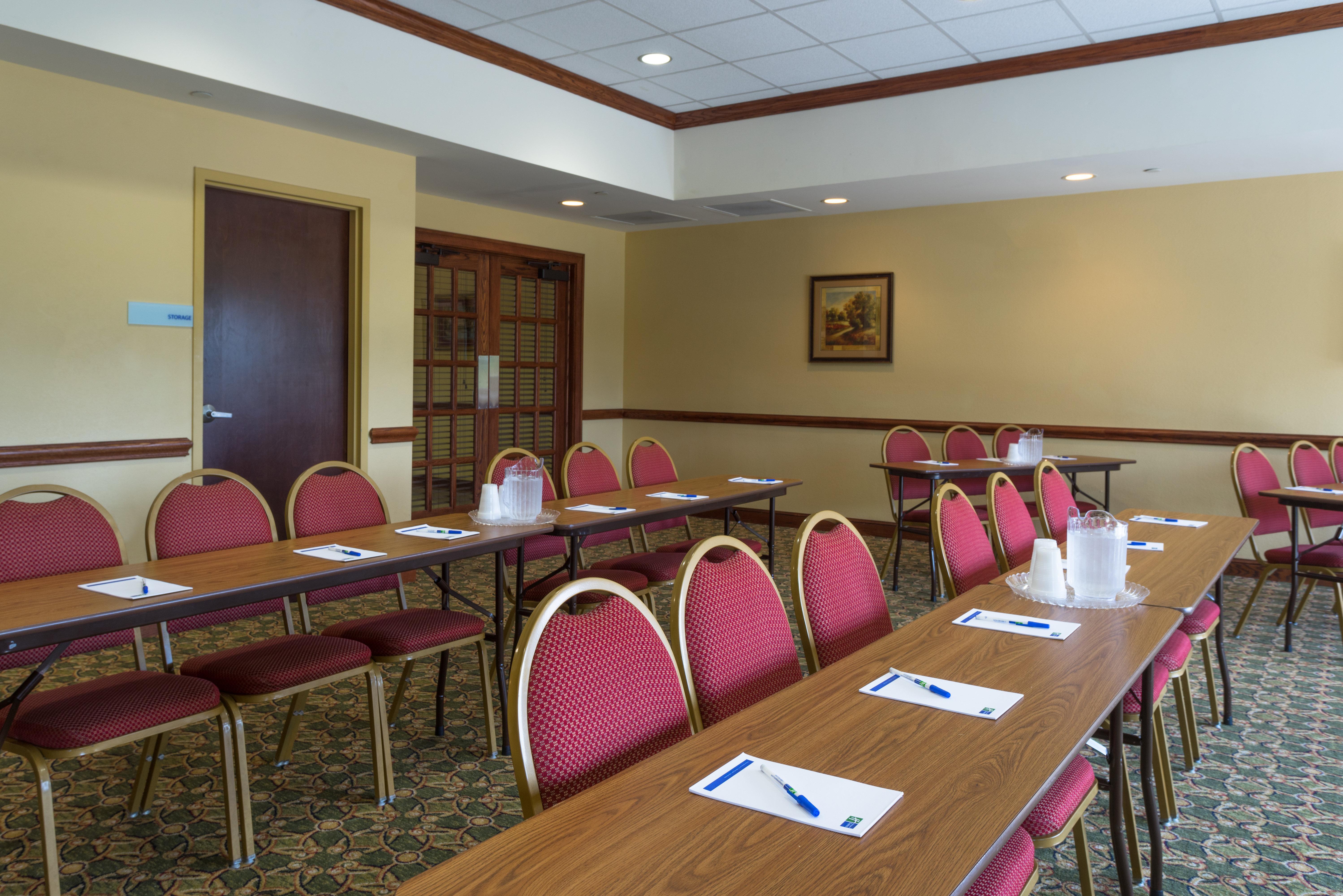 Holiday Inn Express & Suites Lexington North West-The Vineyard By Ihg Экстерьер фото