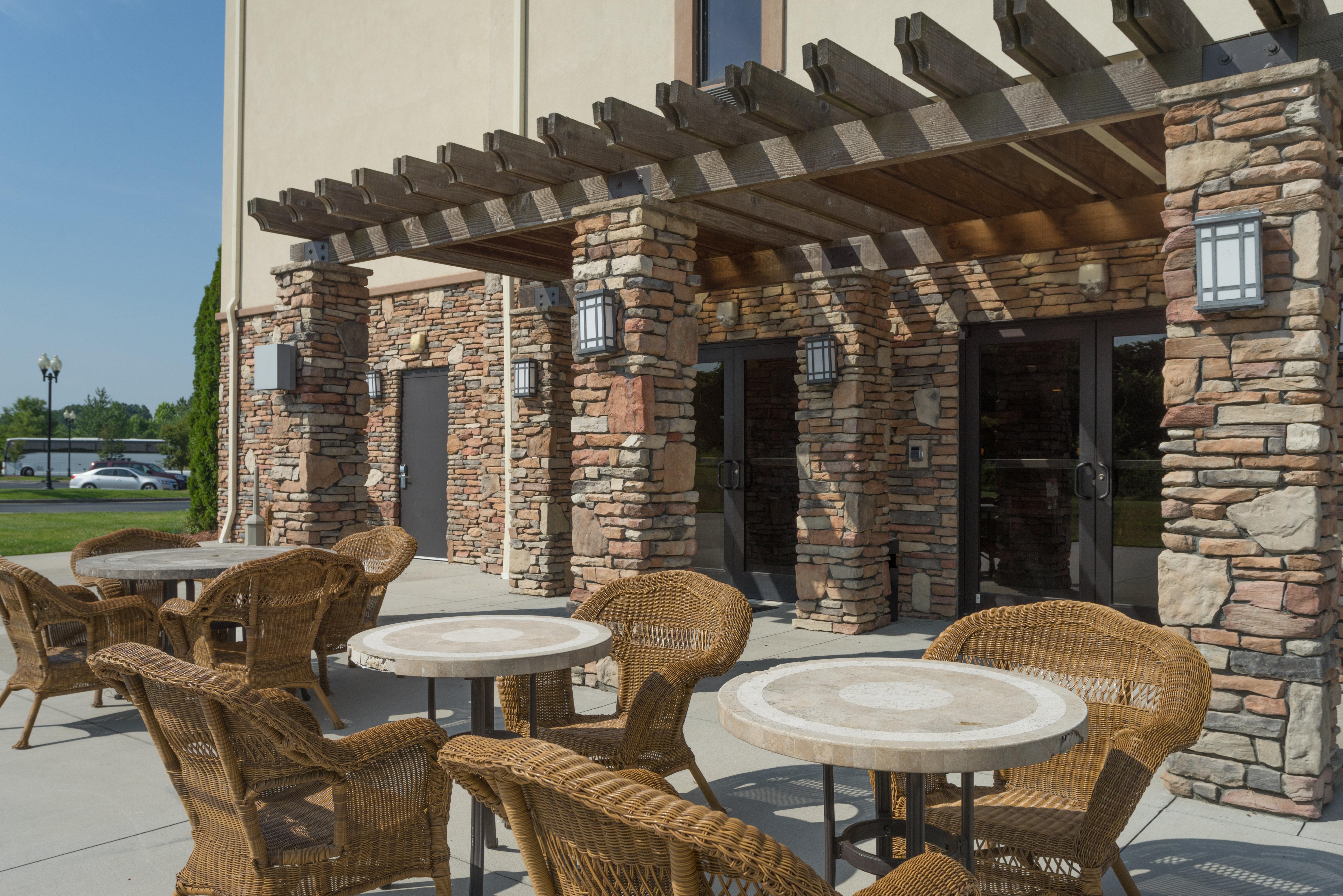 Holiday Inn Express & Suites Lexington North West-The Vineyard By Ihg Экстерьер фото